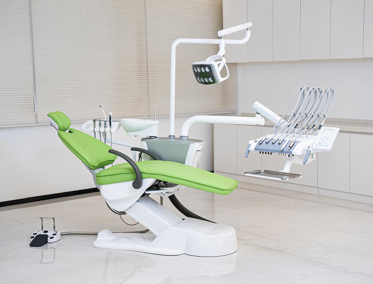 Установка стоматологическая BZ637 Luxury с микромотором с верхней подачей со скалером с улучшенной обивкой